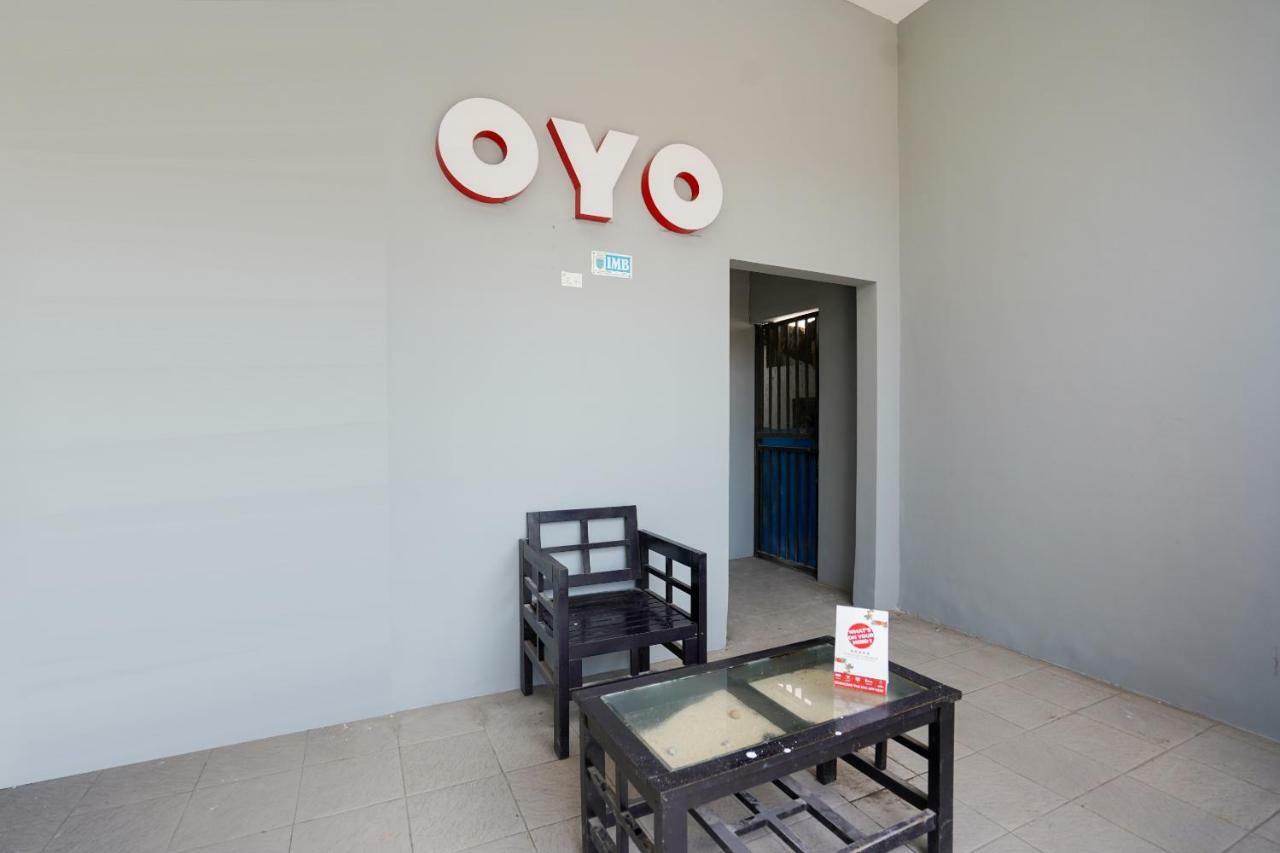 Oyo 1316 Mentari Family Homestay Проболинго Екстериор снимка