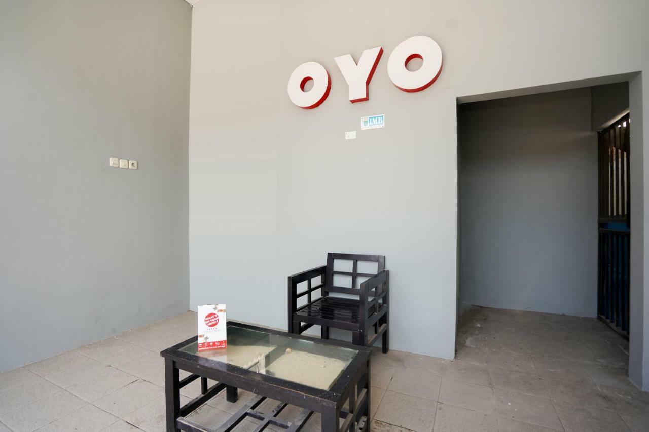 Oyo 1316 Mentari Family Homestay Проболинго Екстериор снимка