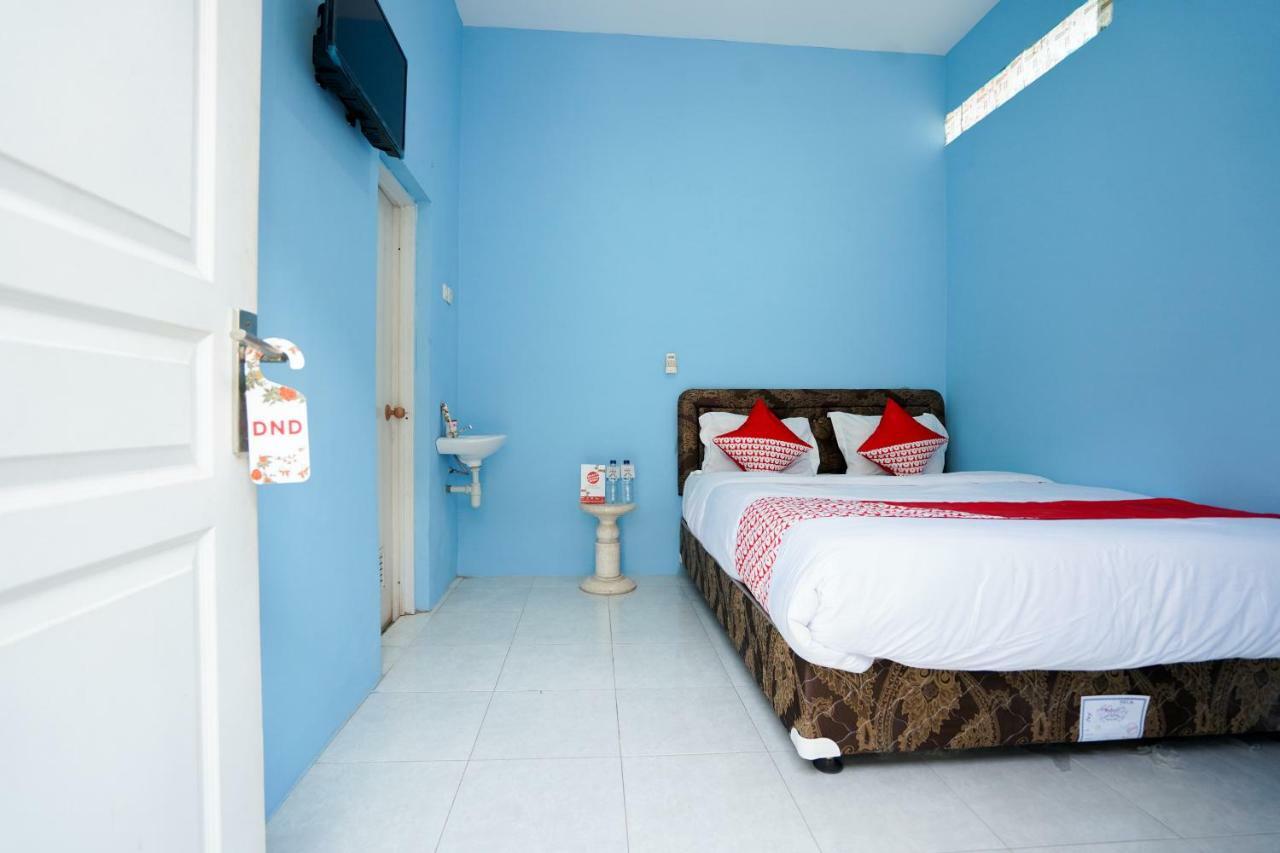 Oyo 1316 Mentari Family Homestay Проболинго Екстериор снимка