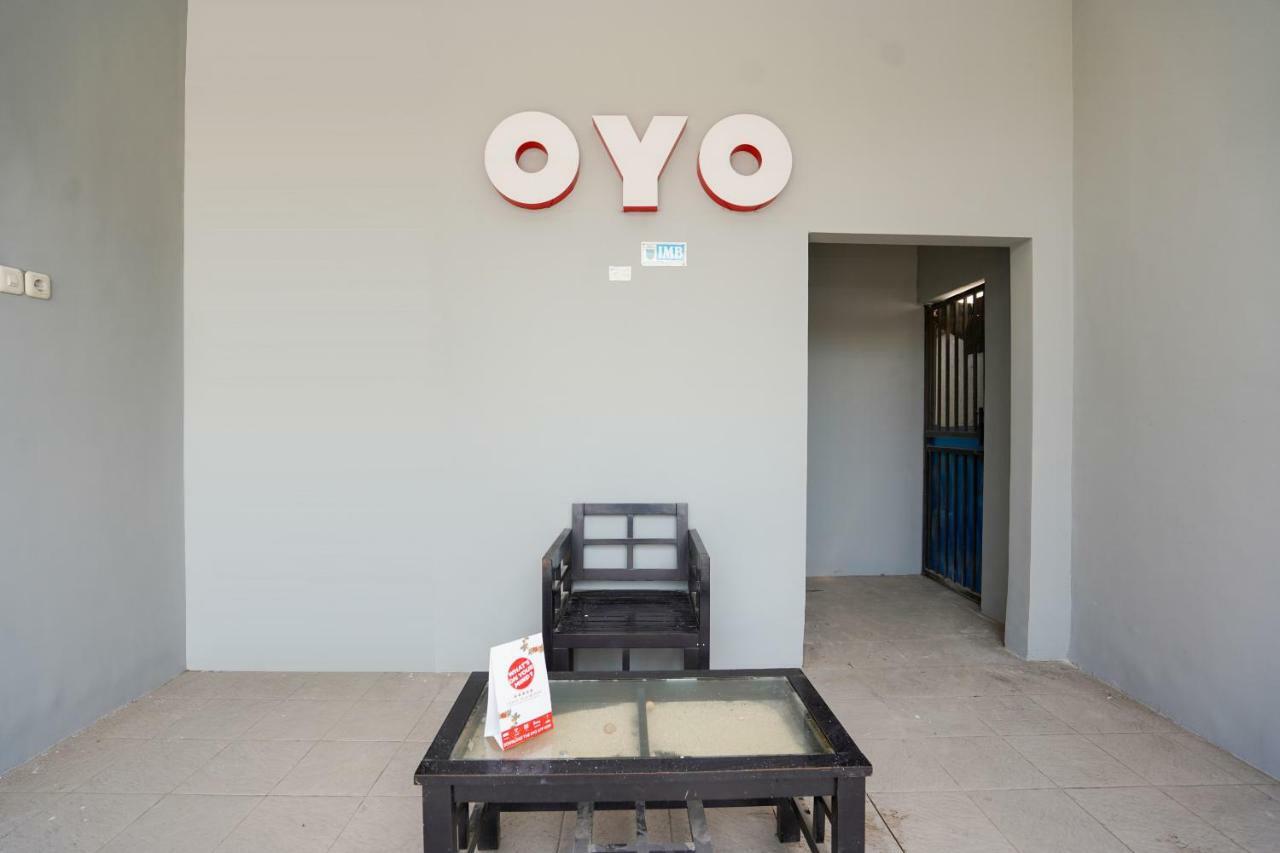 Oyo 1316 Mentari Family Homestay Проболинго Екстериор снимка