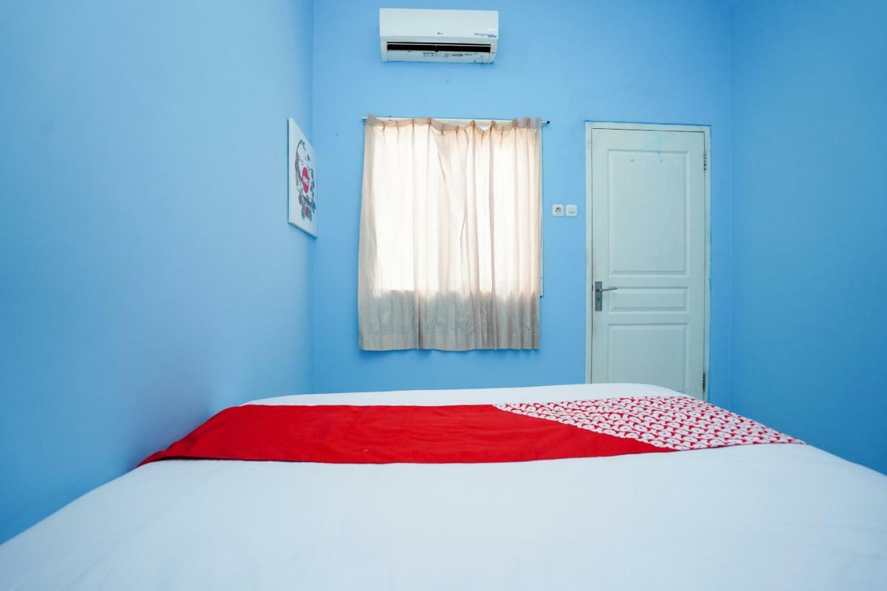 Oyo 1316 Mentari Family Homestay Проболинго Екстериор снимка
