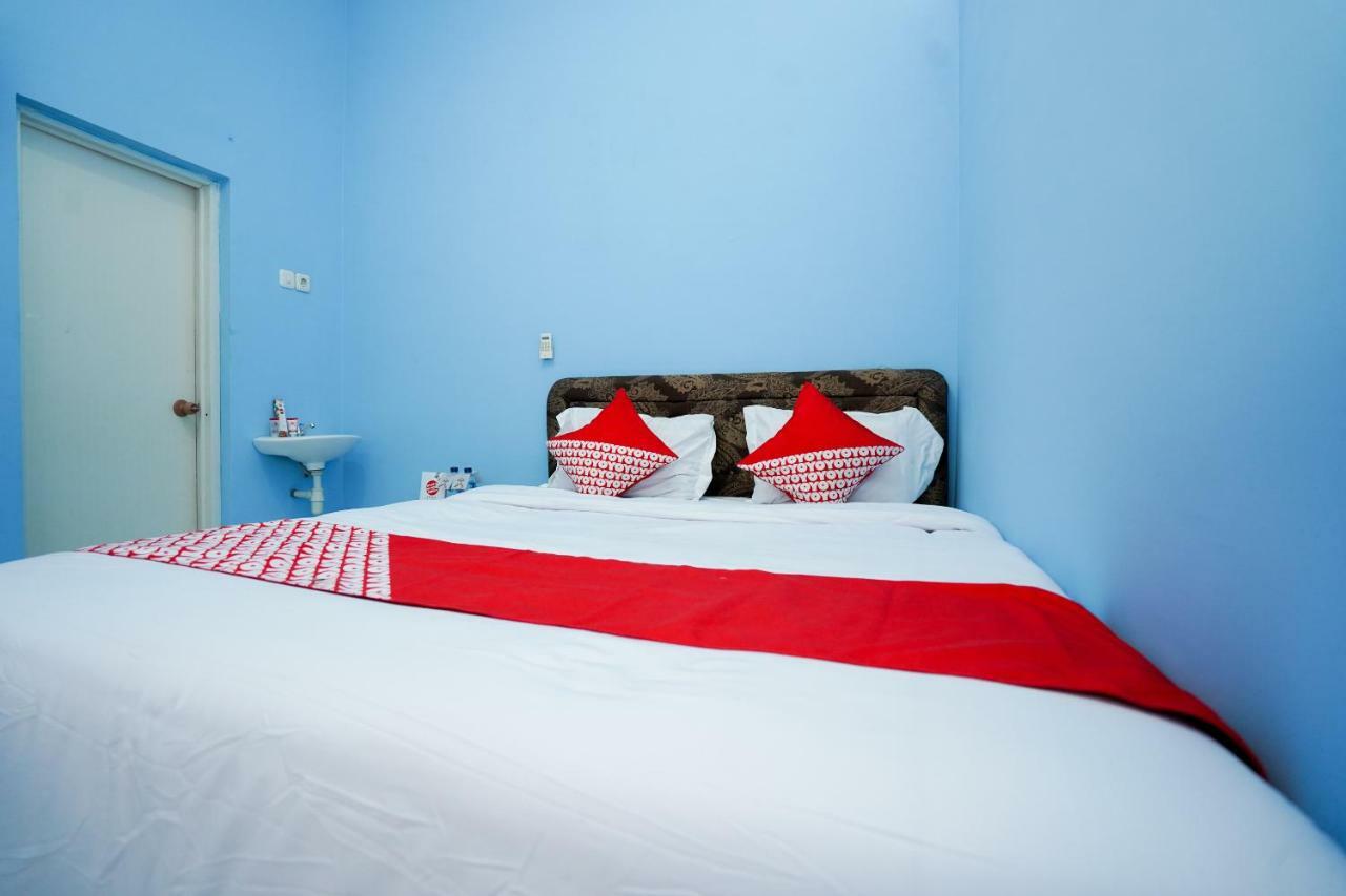 Oyo 1316 Mentari Family Homestay Проболинго Екстериор снимка